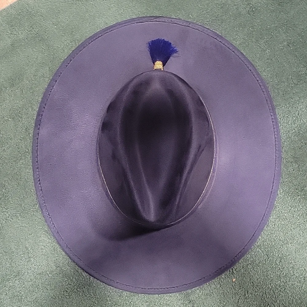 Hat N Roses - Picture 2 of 4